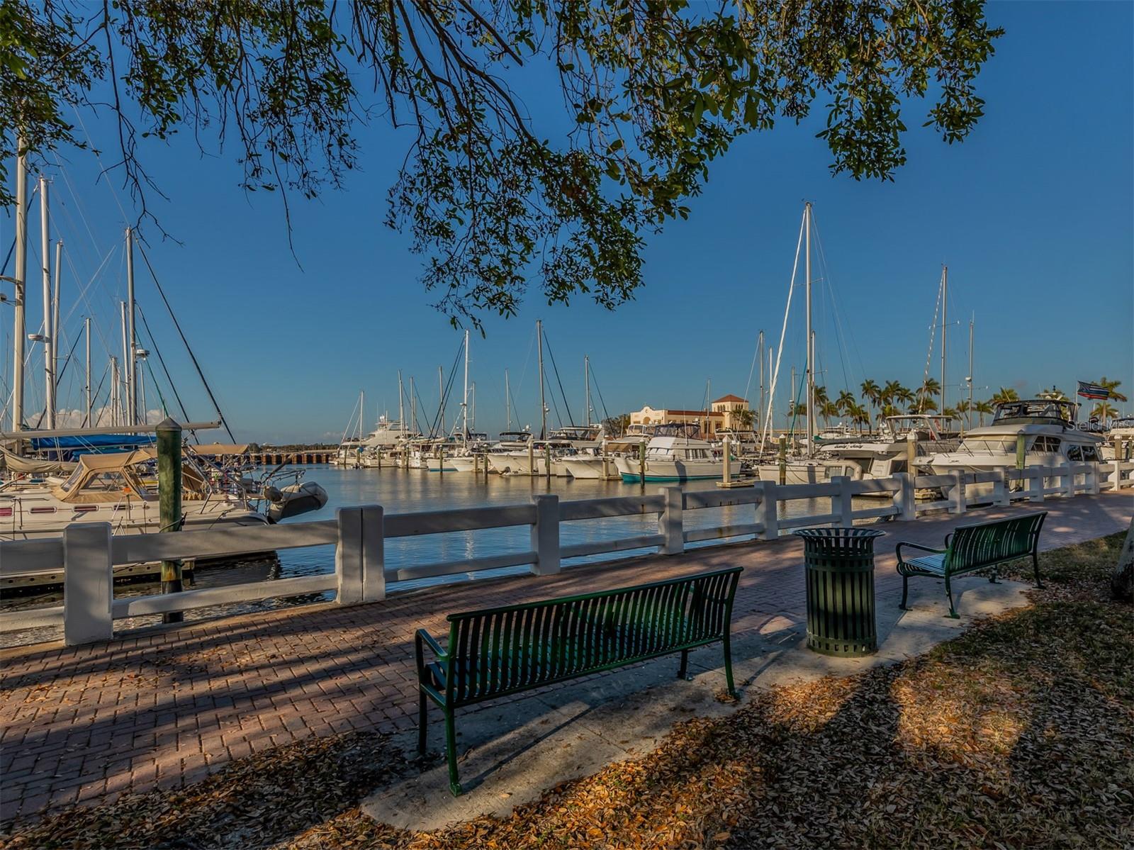 632 PARK DR, BRADENTON, FL — photo 37
