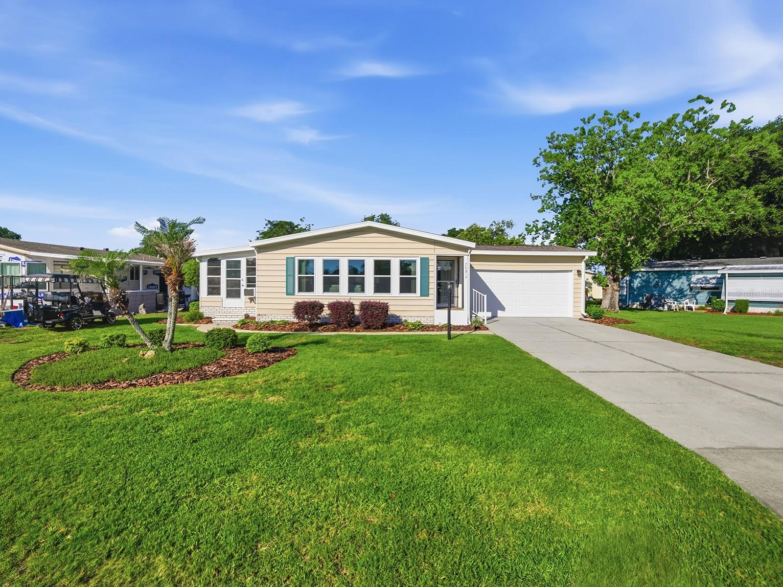 24814 PINE HL, LEESBURG, FL