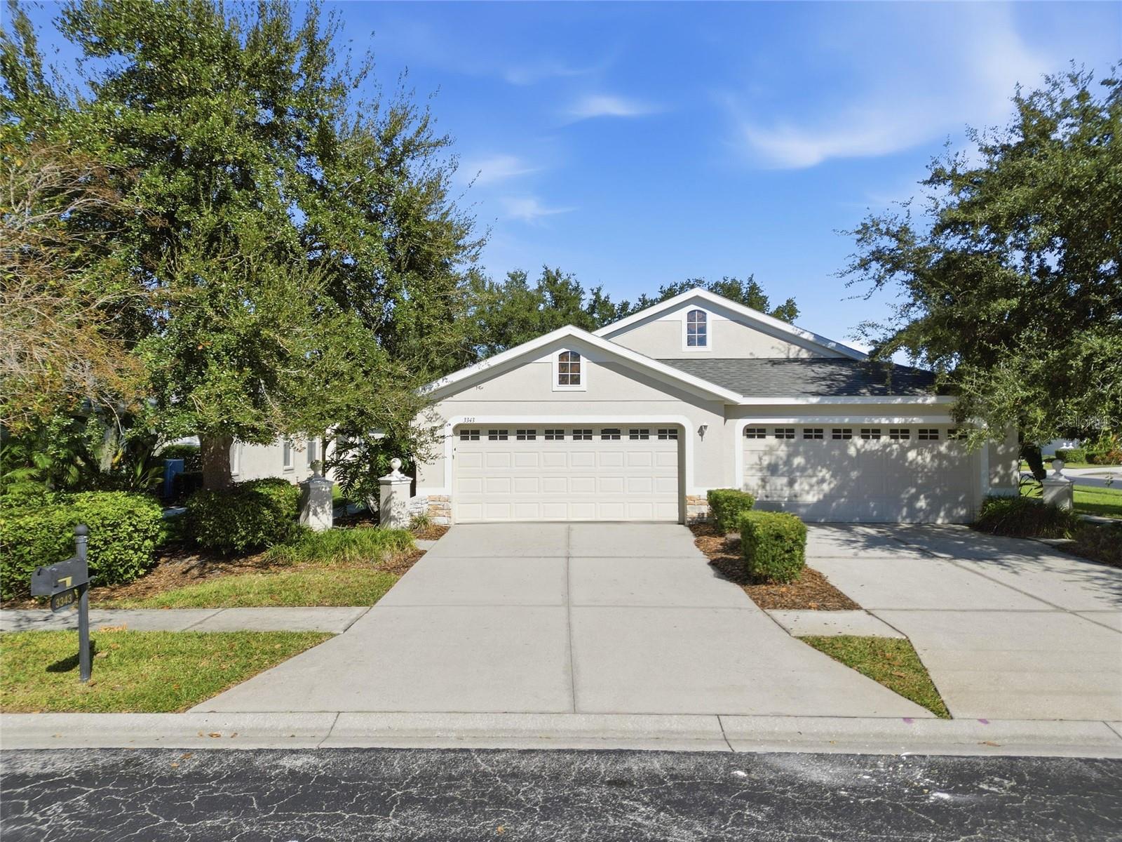 3343 CHAPEL CREEK CIR, WESLEY CHAPEL, FL — photo 2