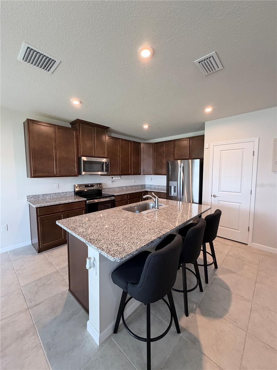 35550 SPARROW NEST WAY, ZEPHYRHILLS, FL — photo 12