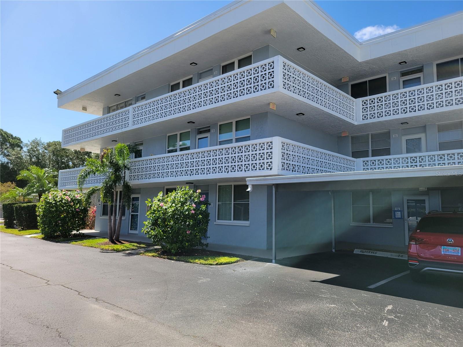 4880 LOCUST ST. NE #136, ST PETERSBURG, FL — photo 2