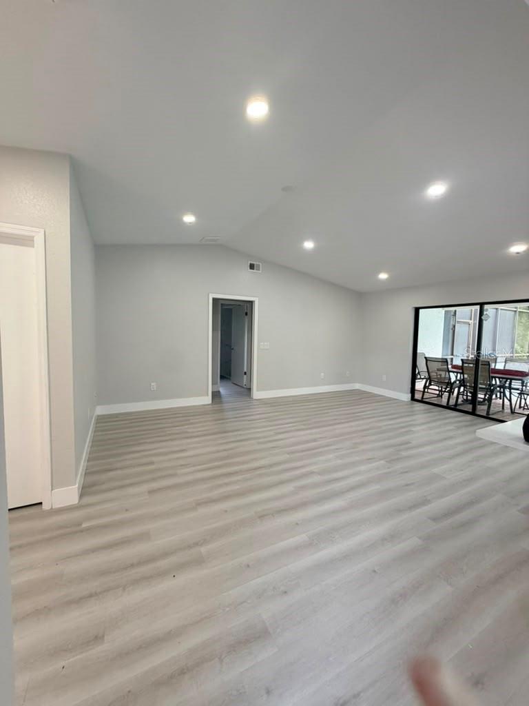 11189 LINDEN DR, SPRING HILL, FL — photo 4