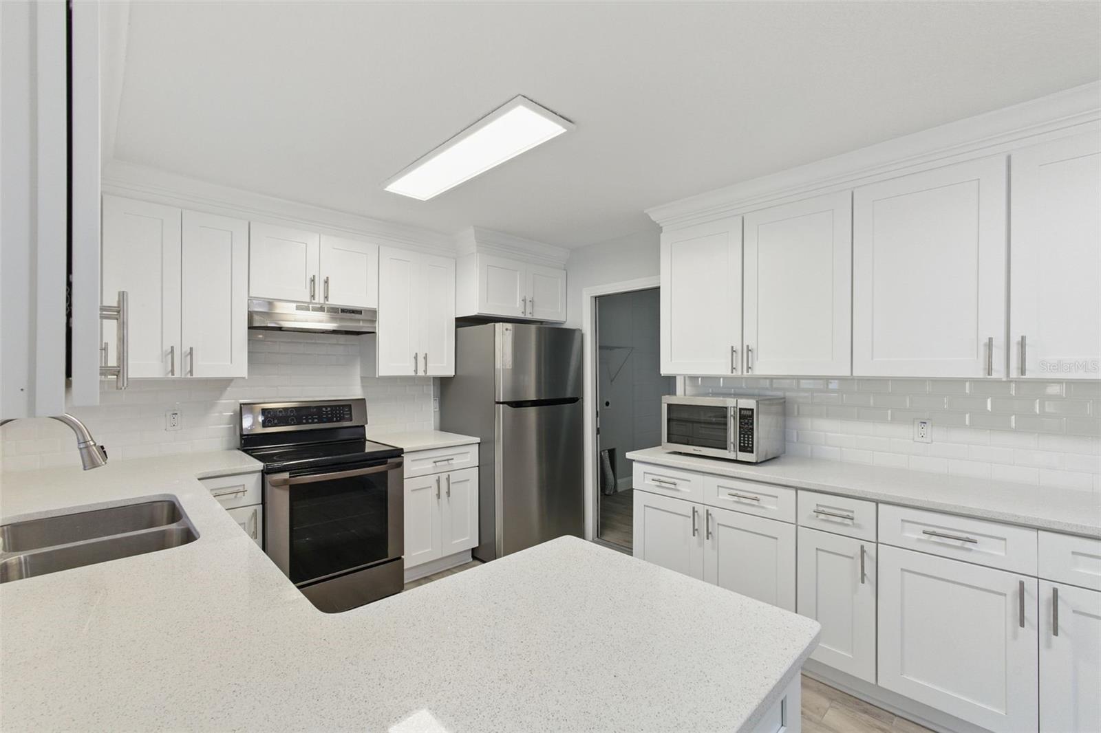 8255 PAMLICO ST, ORLANDO, FL — photo 6