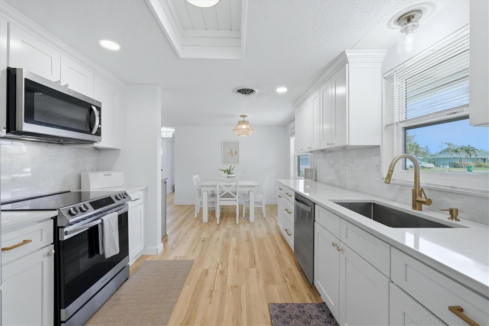 1730 BLUE BIRD LN, ENGLEWOOD, FL — photo 4