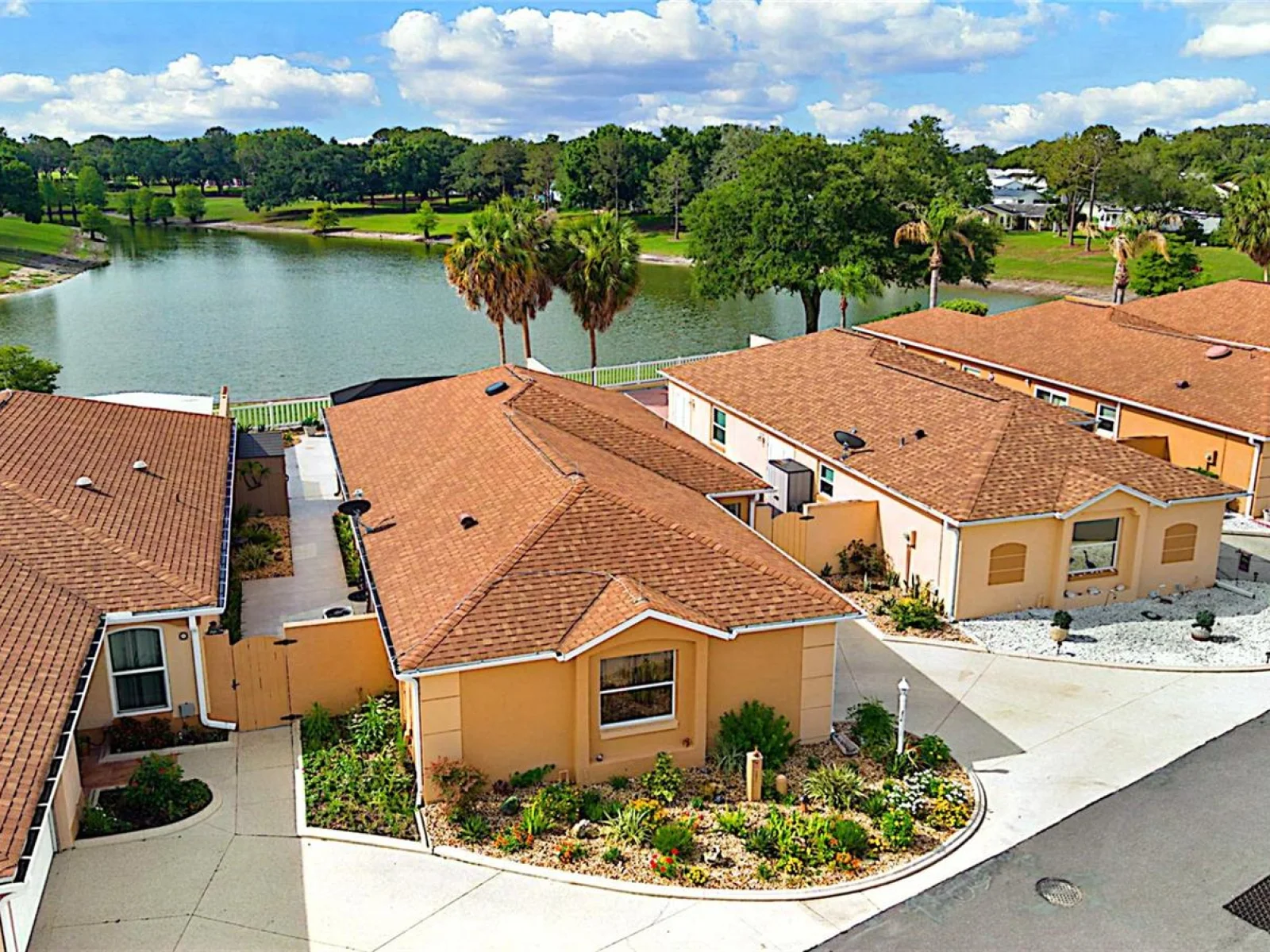 1120 BERNARDO BLVD, THE VILLAGES, FL — photo 1