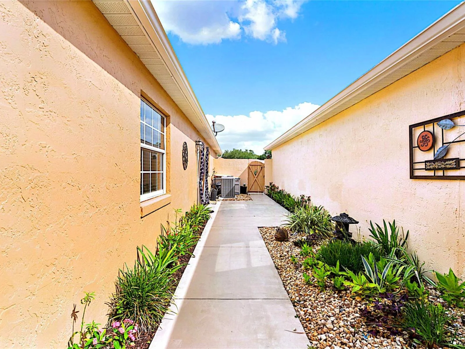 1120 BERNARDO BLVD, THE VILLAGES, FL — photo 40