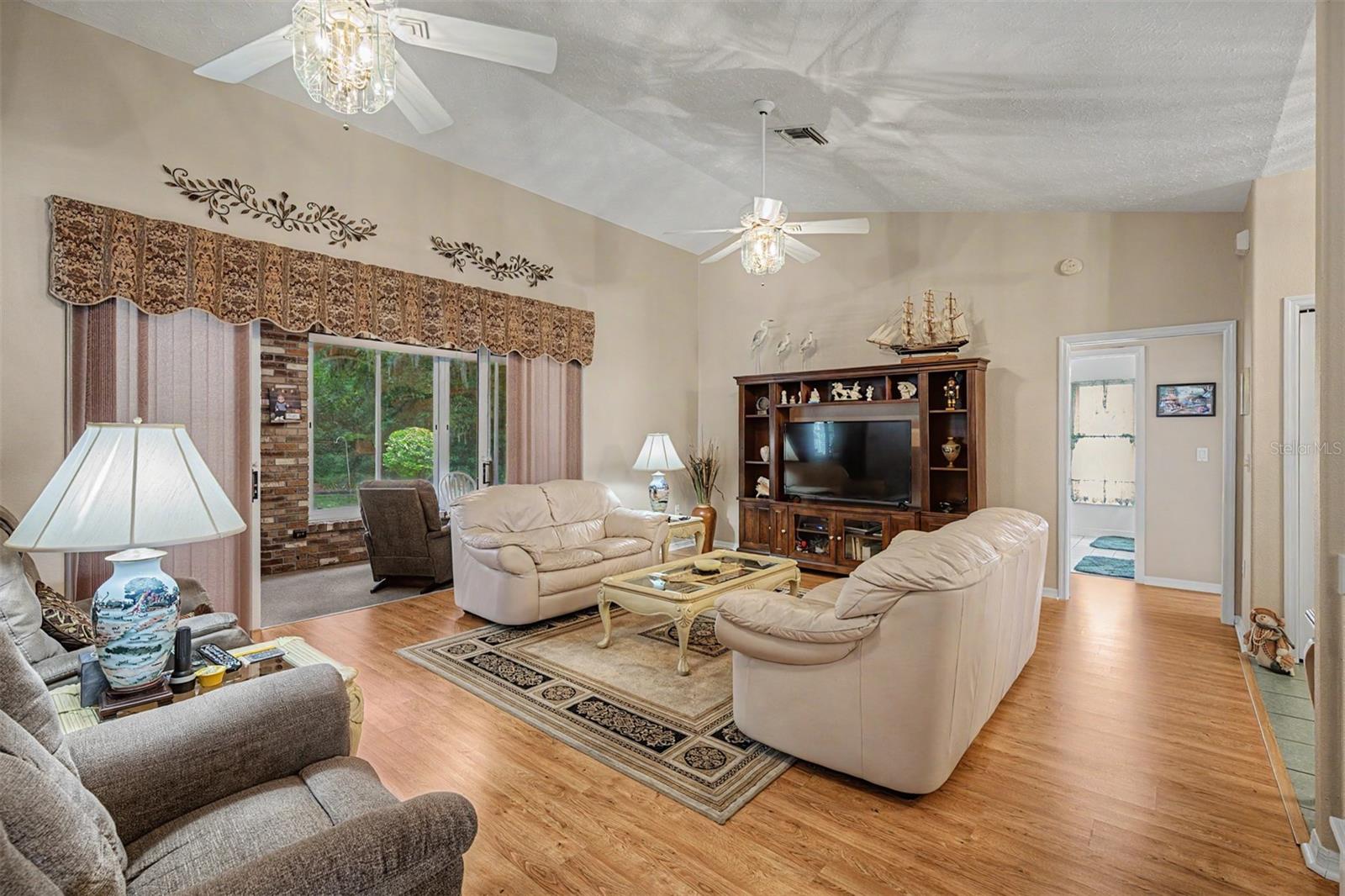 6634 NORTHLAKE DR, ZEPHYRHILLS, FL — photo 3