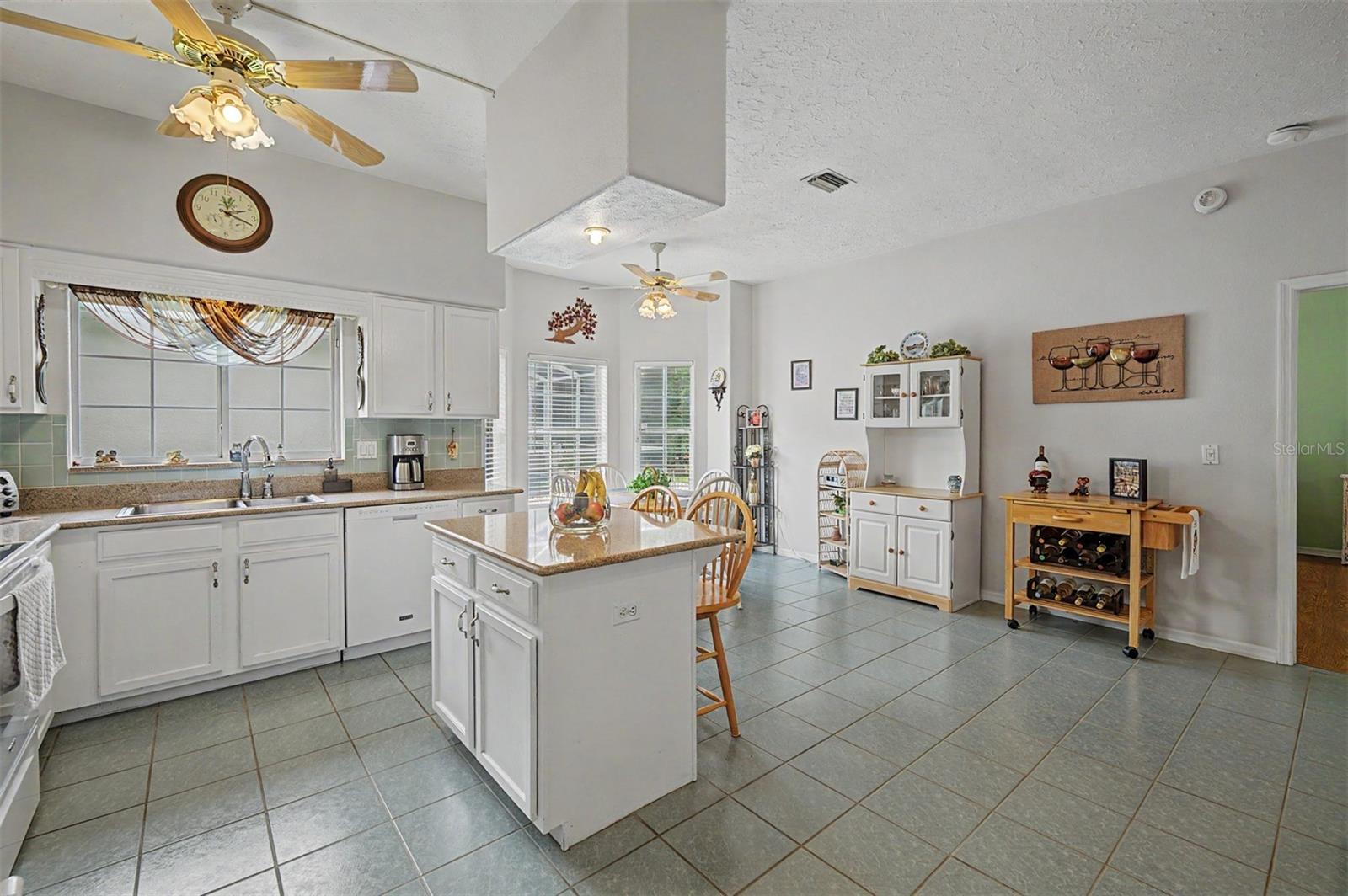 6634 NORTHLAKE DR, ZEPHYRHILLS, FL — photo 25