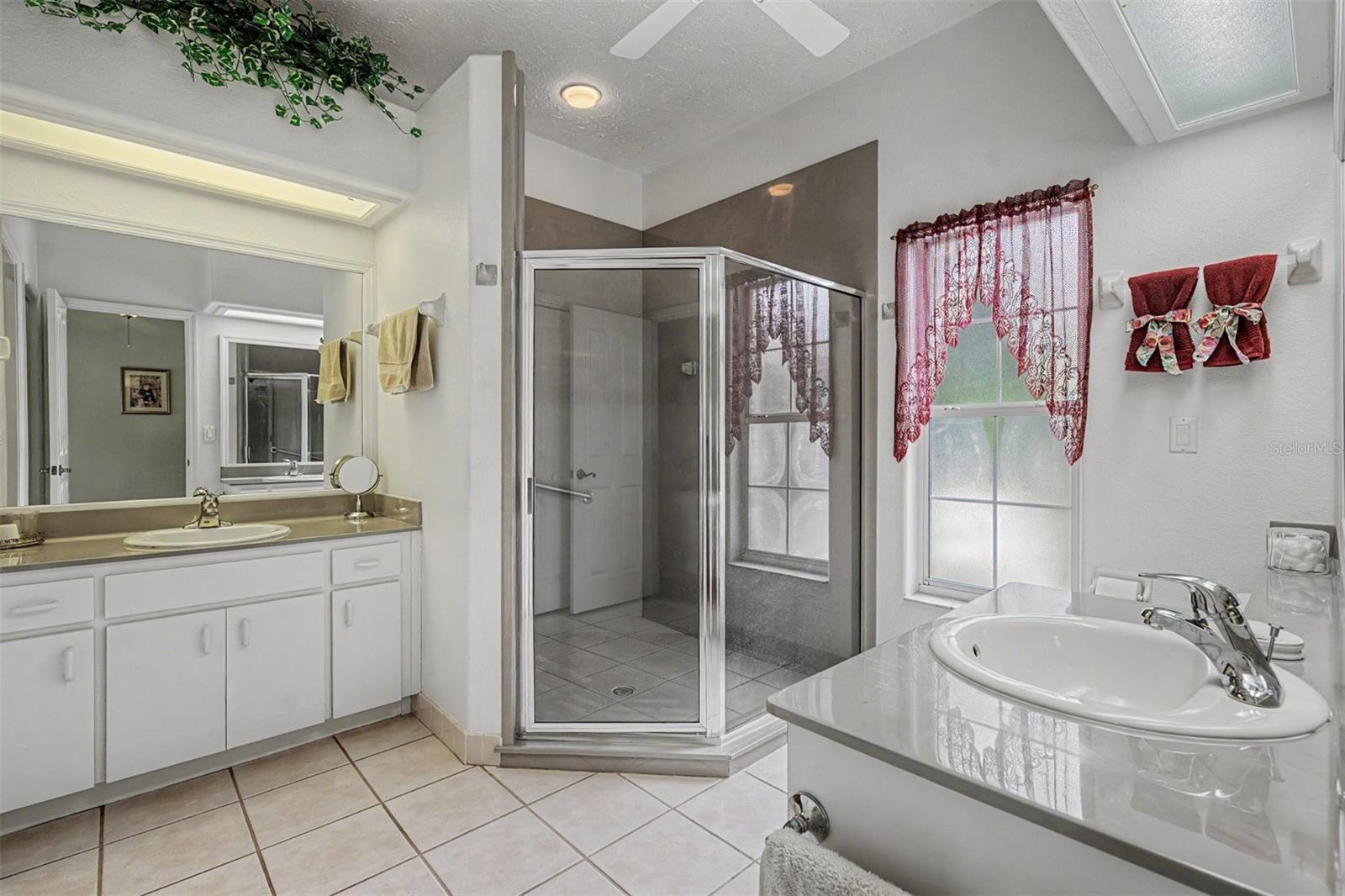 6634 NORTHLAKE DR, ZEPHYRHILLS, FL — photo 28