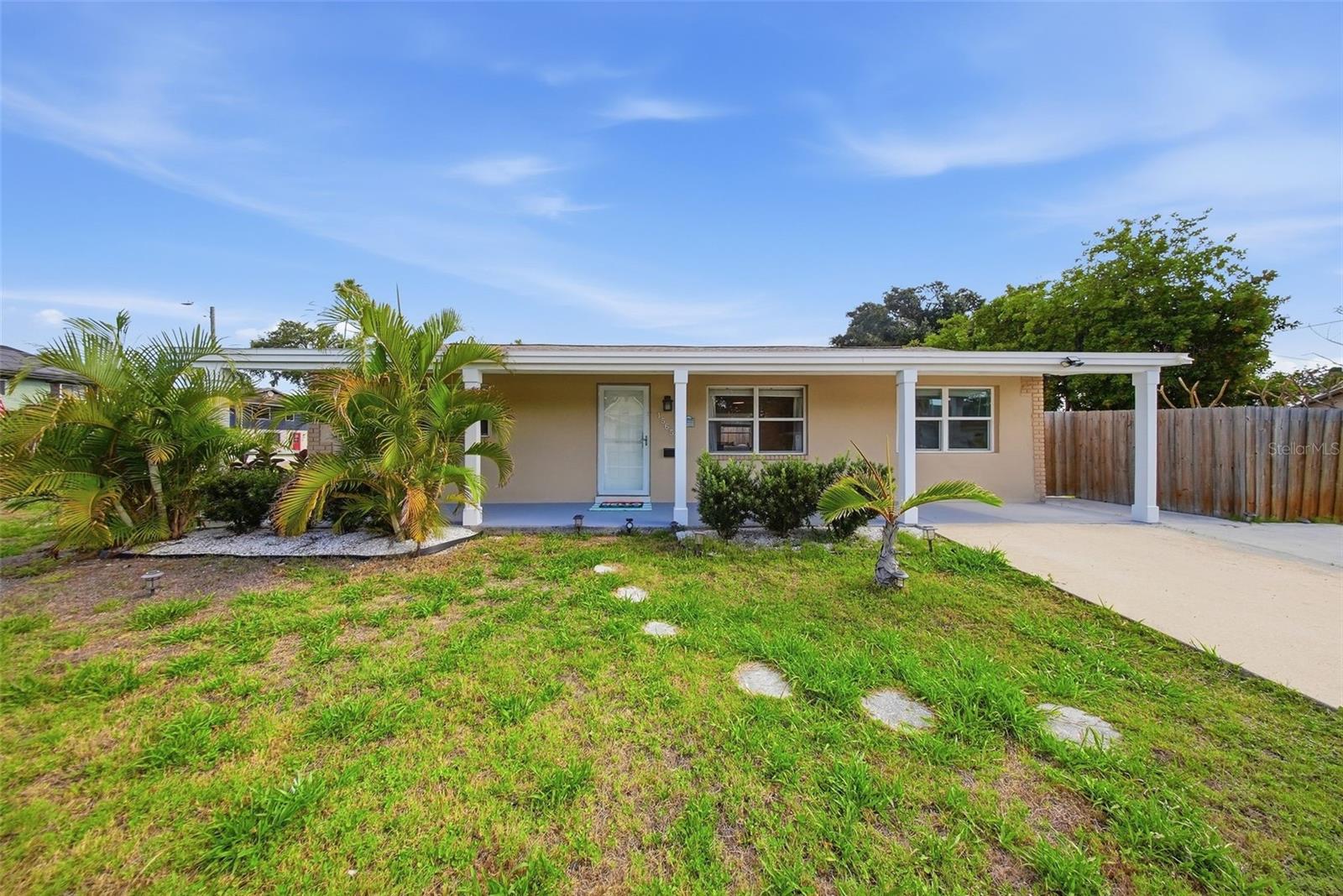 1565 CONNECTICUT AVE NE, ST PETERSBURG, FL