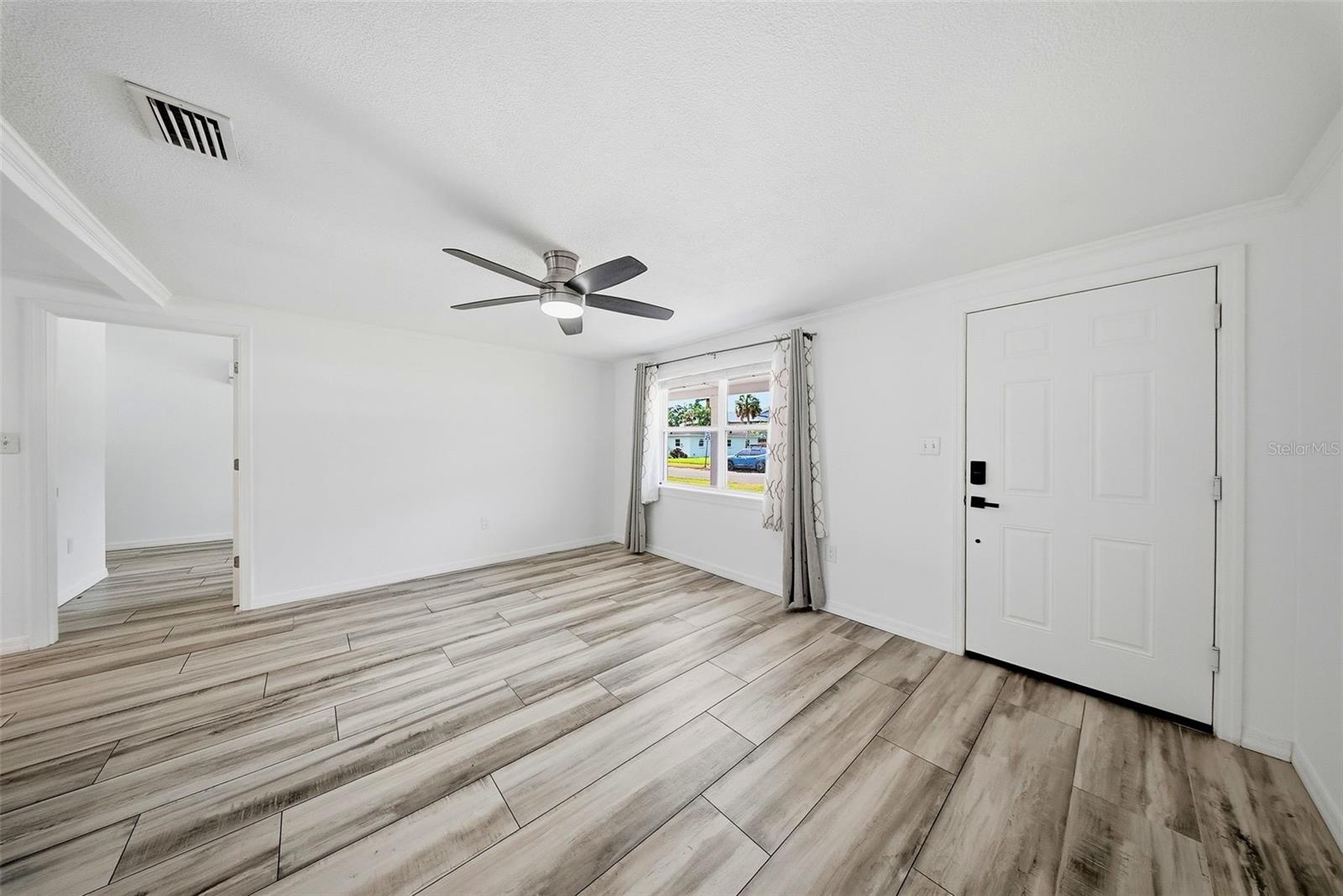 1565 CONNECTICUT AVE NE, ST PETERSBURG, FL — photo 6
