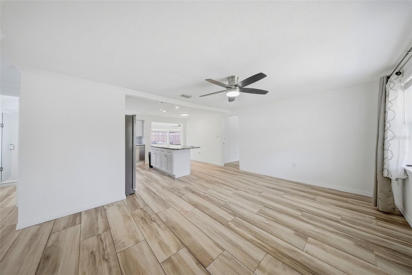 1565 CONNECTICUT AVE NE, ST PETERSBURG, FL — photo 7