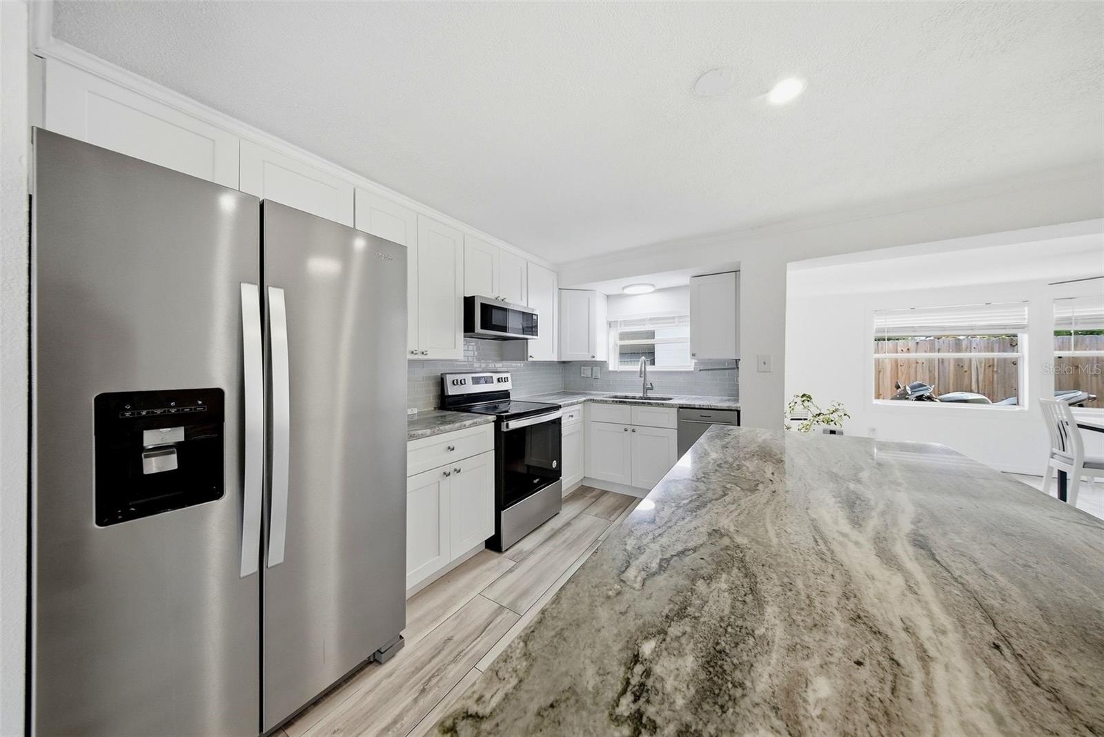 1565 CONNECTICUT AVE NE, ST PETERSBURG, FL — photo 11