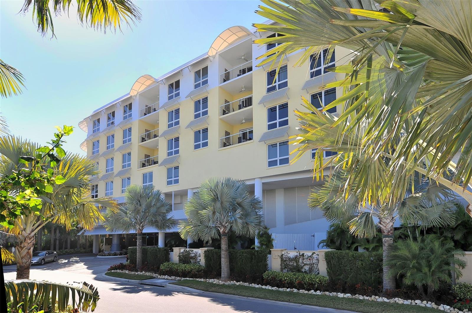 915 SEASIDE DR #402, Weeks 10-13, SARASOTA, FL — photo 3