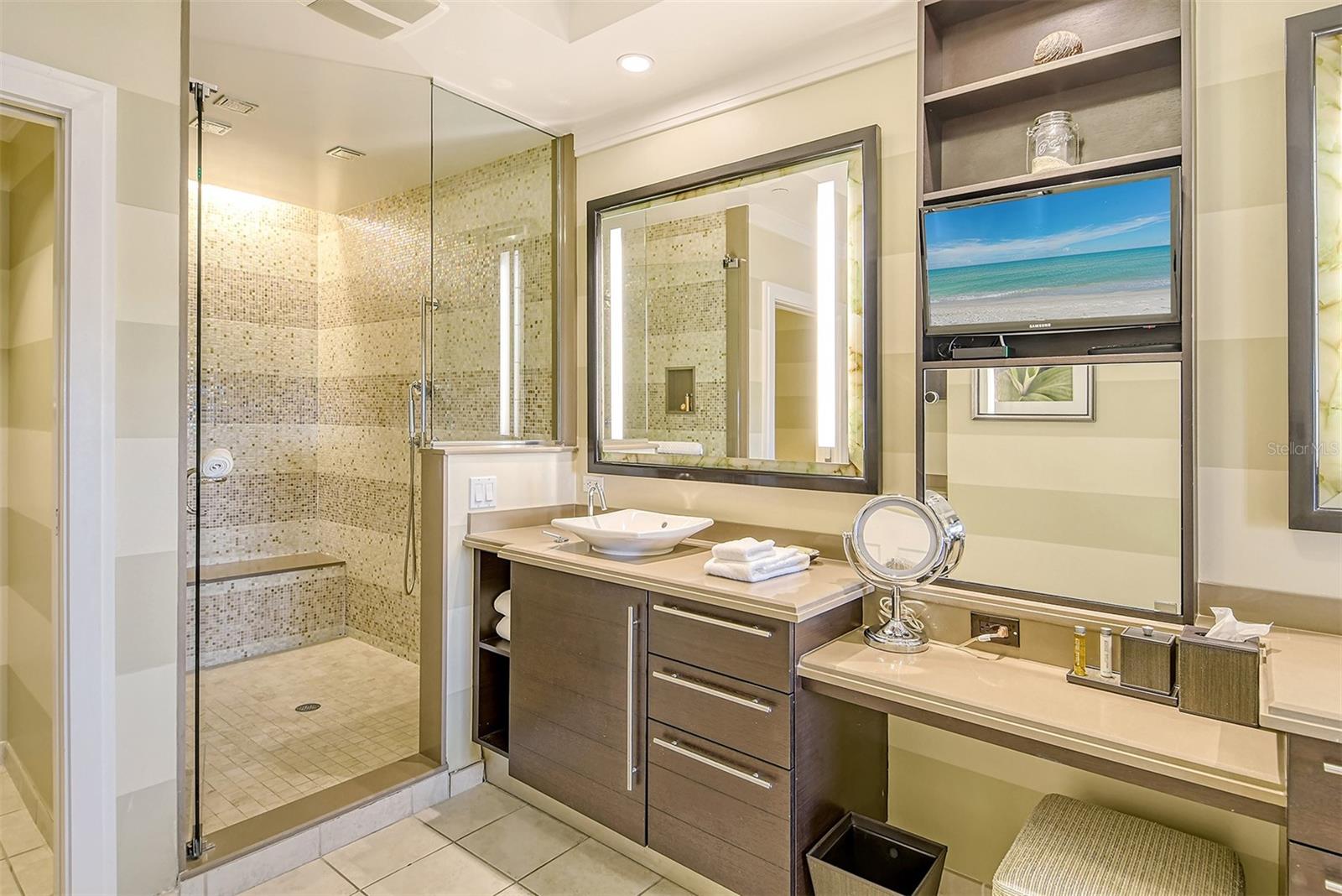 915 SEASIDE DR #402, Weeks 10-13, SARASOTA, FL — photo 22