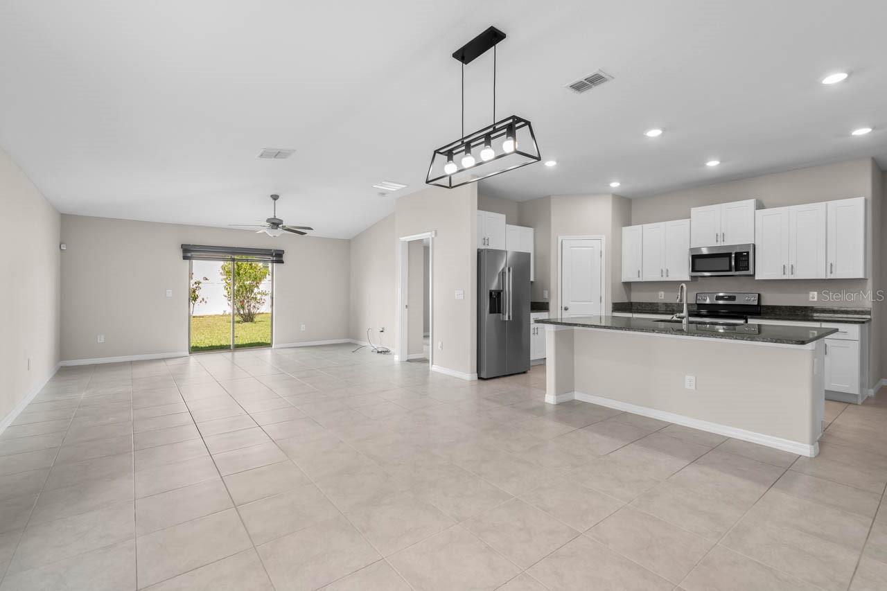 6823 KING CREEK DR, SUN CITY CENTER, FL — photo 2