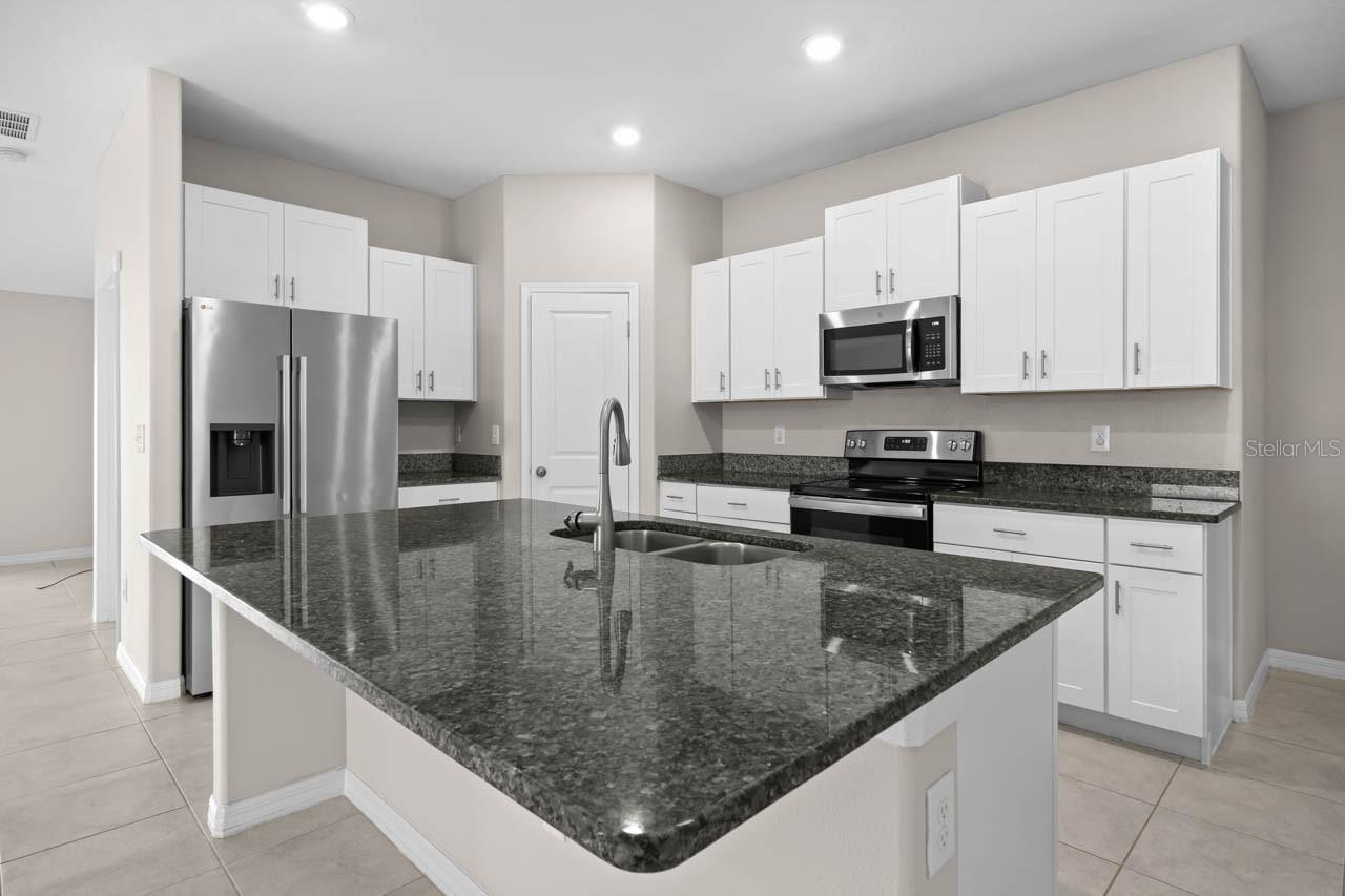 6823 KING CREEK DR, SUN CITY CENTER, FL — photo 10