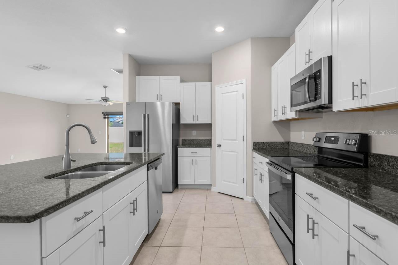 6823 KING CREEK DR, SUN CITY CENTER, FL — photo 11