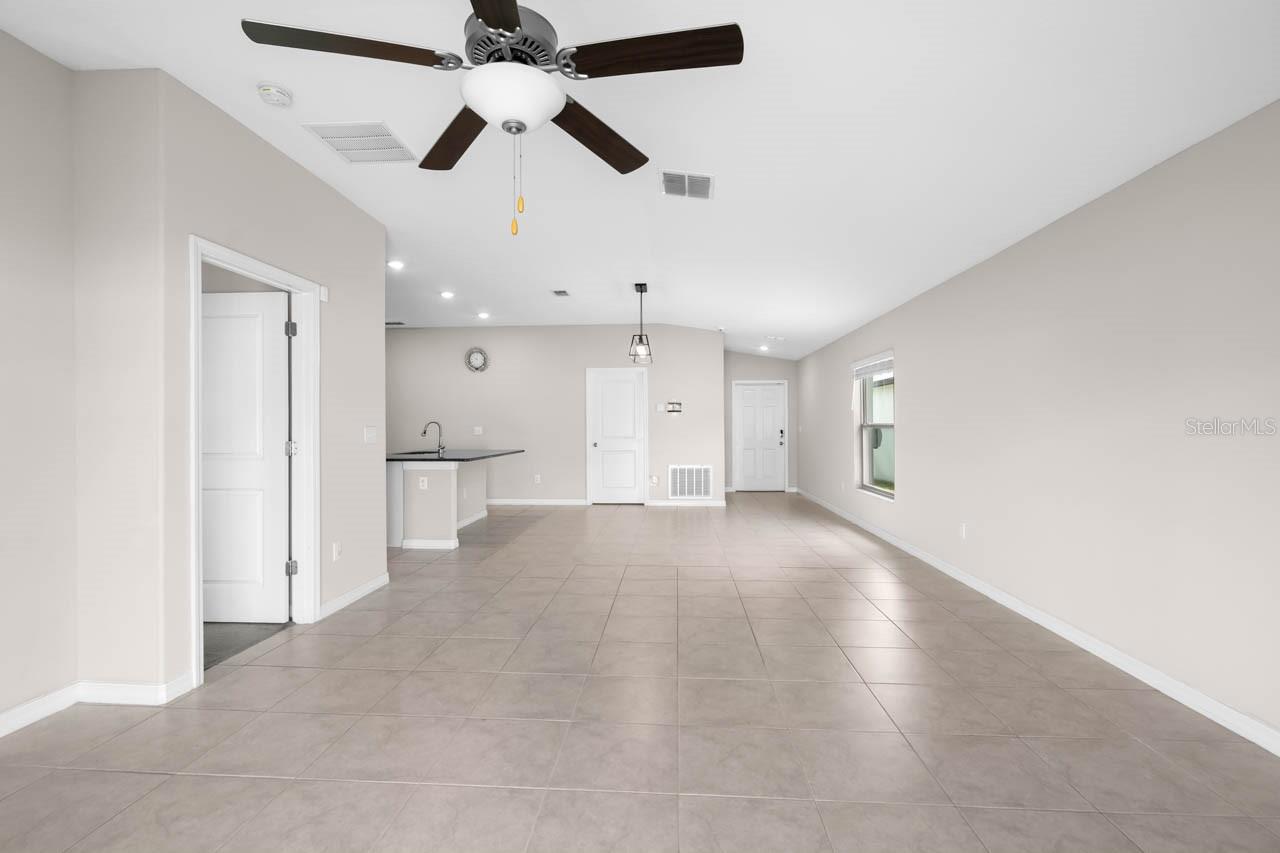 6823 KING CREEK DR, SUN CITY CENTER, FL — photo 4