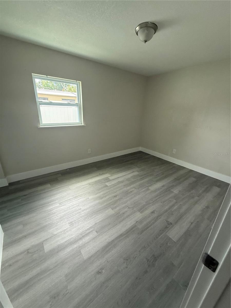 5612 LARIMER DR, TAMPA, FL — photo 8