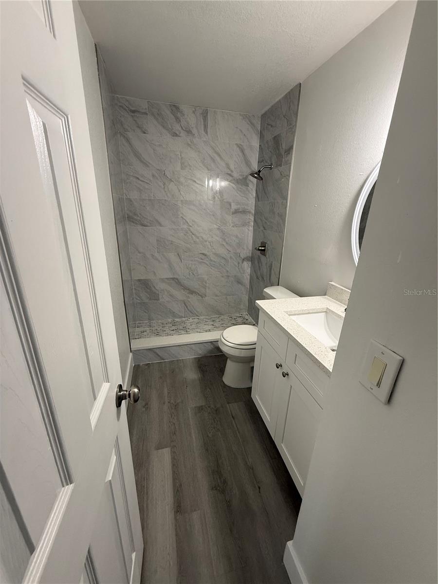 5612 LARIMER DR, TAMPA, FL — photo 9