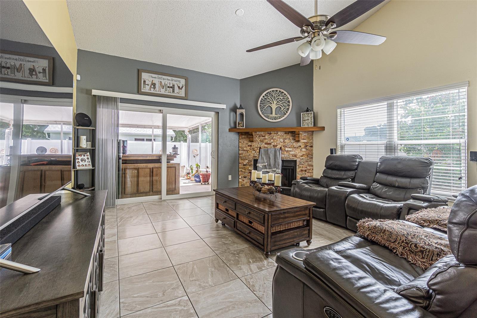 7601 LIMEBURY CT, TAMPA, FL — photo 20