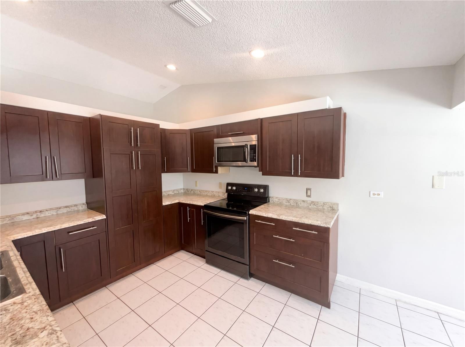 1750 EVERGREEN CT, KISSIMMEE, FL — photo 11