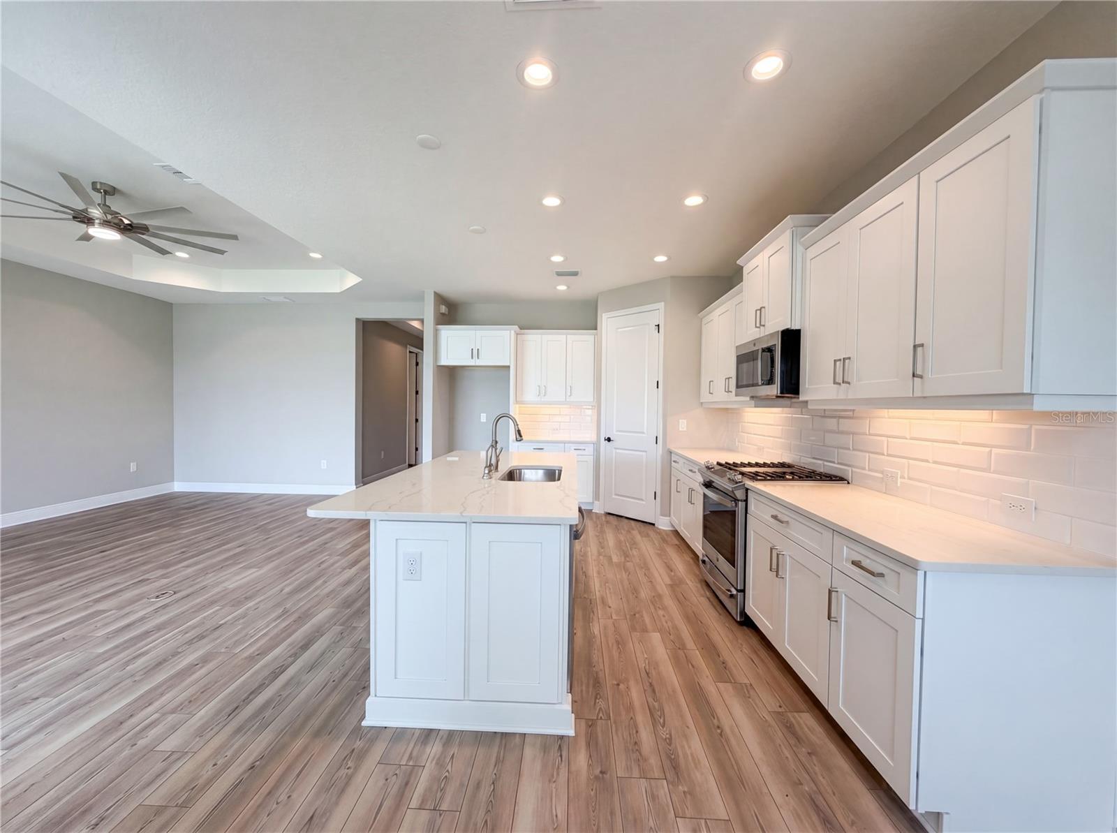 10710 FALLING LEAF CT, PARRISH, FL — photo 2