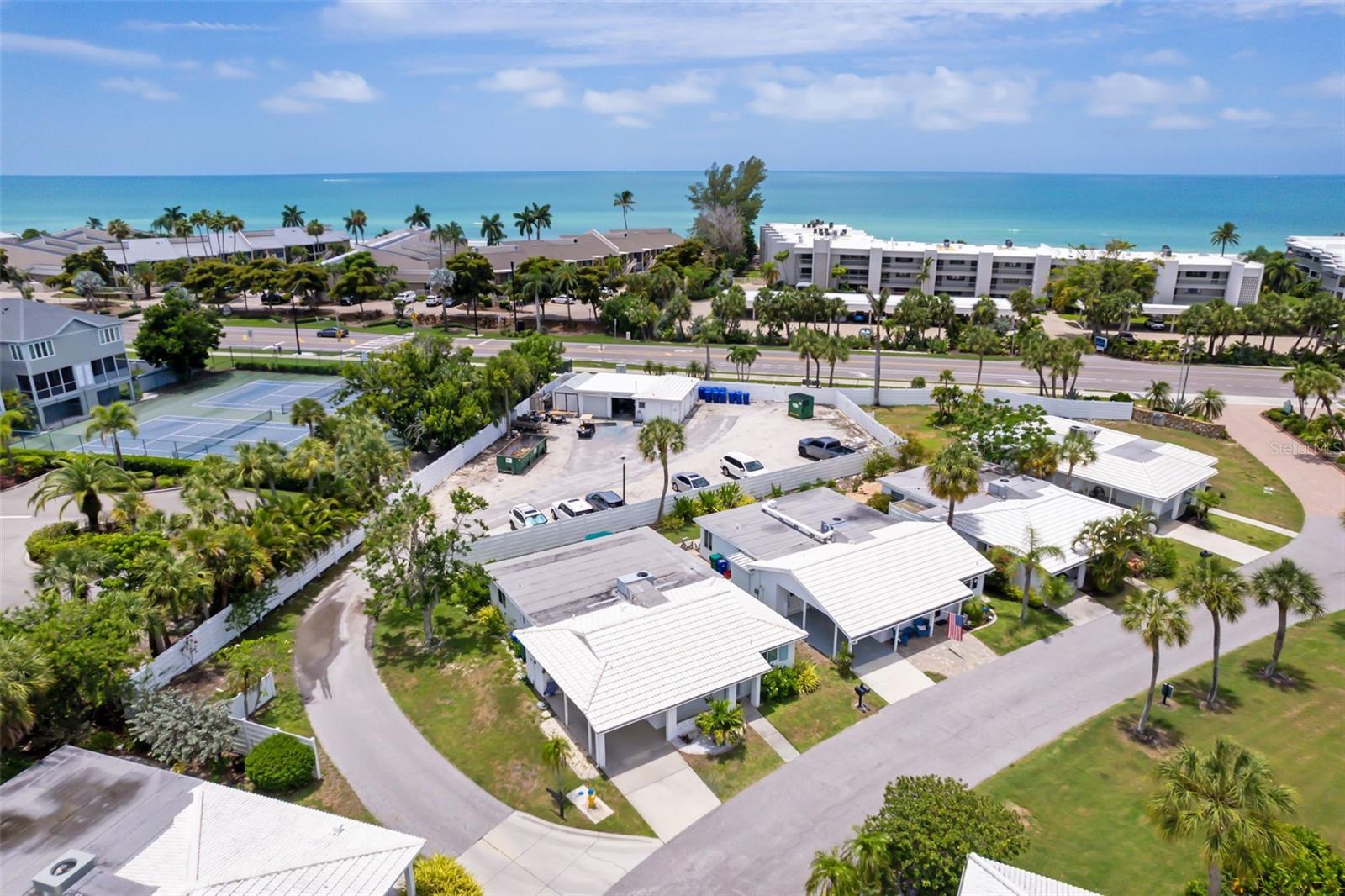 546 SPANISH DR S, LONGBOAT KEY, FL — photo 2