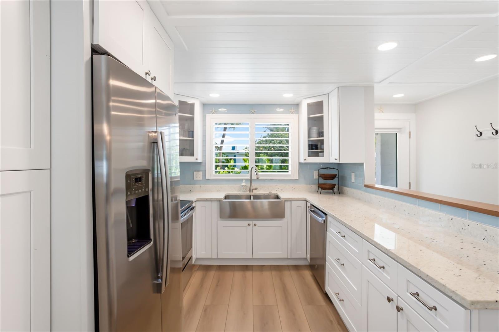 546 SPANISH DR S, LONGBOAT KEY, FL — photo 8