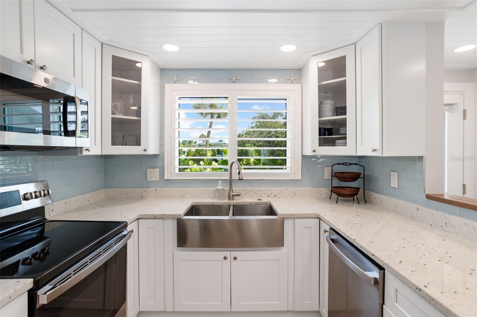546 SPANISH DR S, LONGBOAT KEY, FL — photo 9