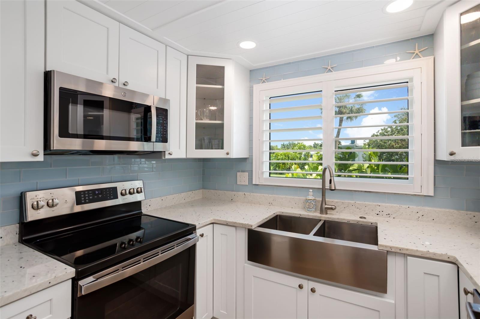 546 SPANISH DR S, LONGBOAT KEY, FL — photo 10