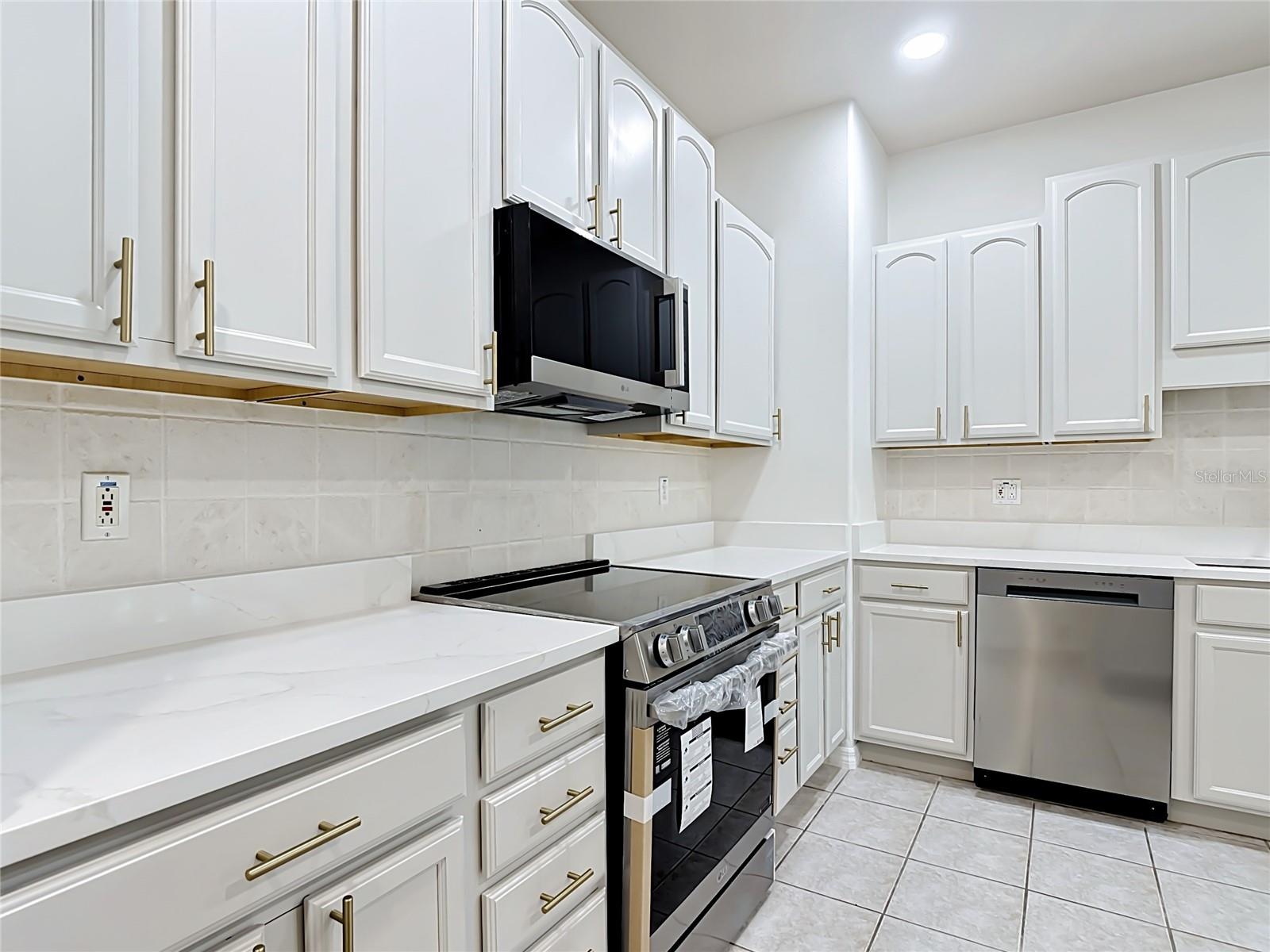 2155 BARRATT CT, ST CLOUD, FL — photo 9