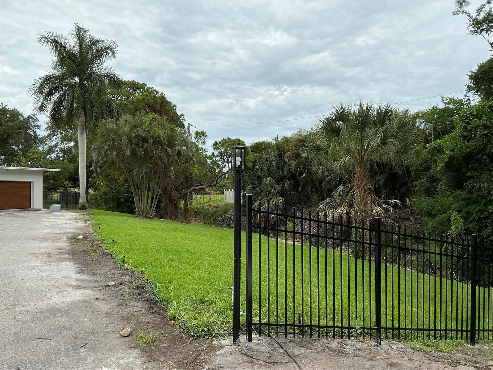 502 MAGELLAN DR, SARASOTA, FL — photo 4