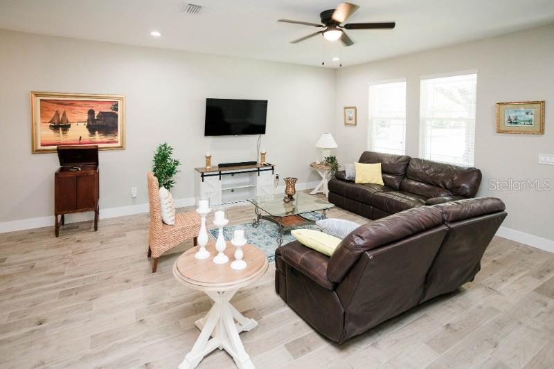 705 E ELM ST, TAMPA, FL — photo 4