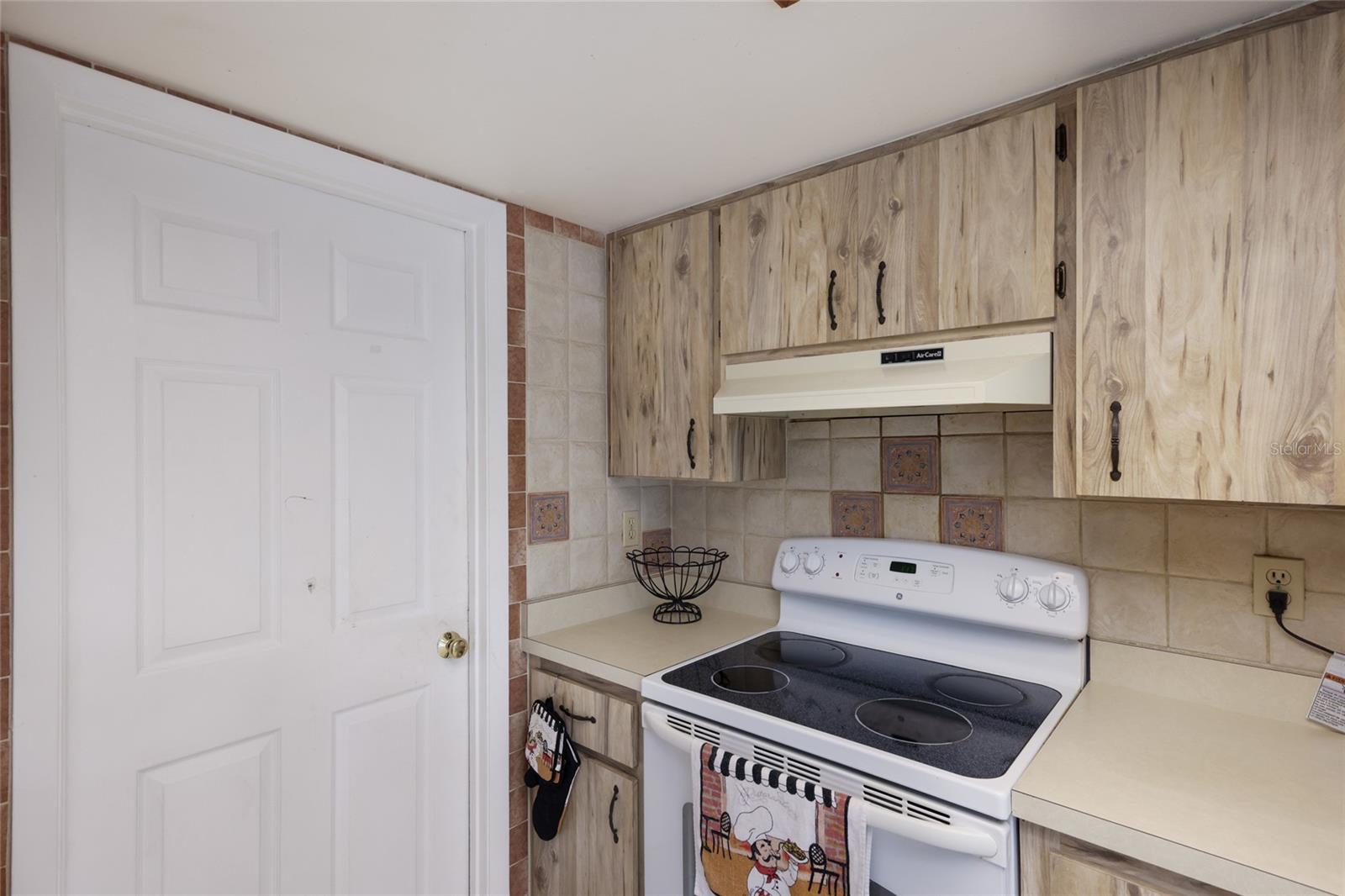 5202 FOXCROFT CT, SARASOTA, FL — photo 13