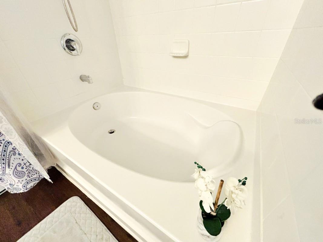 11521 SOUTHERN CREEK DR, GIBSONTON, FL — photo 19