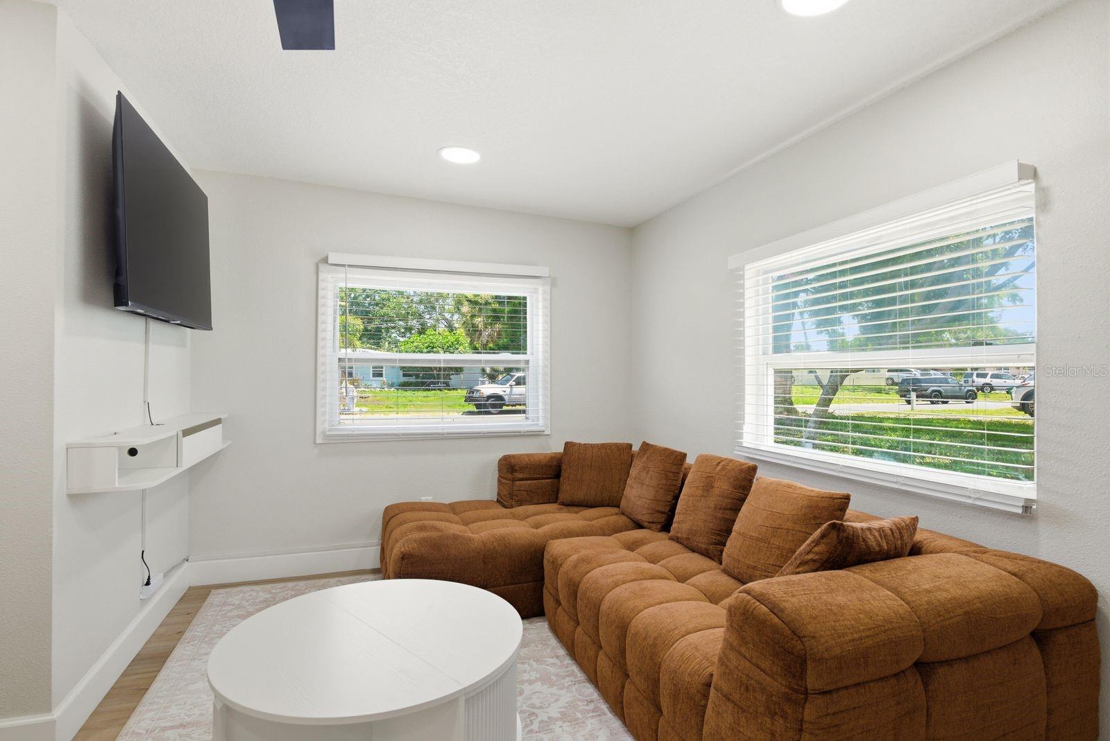 8274 ROSE TER, SEMINOLE, FL — photo 4