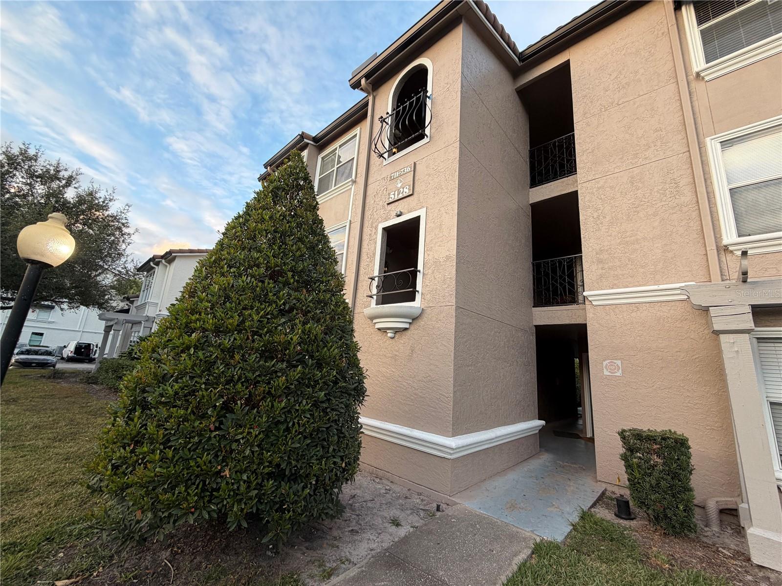 5128 CONROY RD #725, ORLANDO, FL