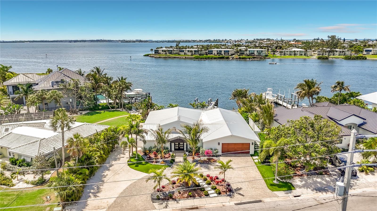 605 KEY ROYALE DR, HOLMES BEACH, FL — photo 3