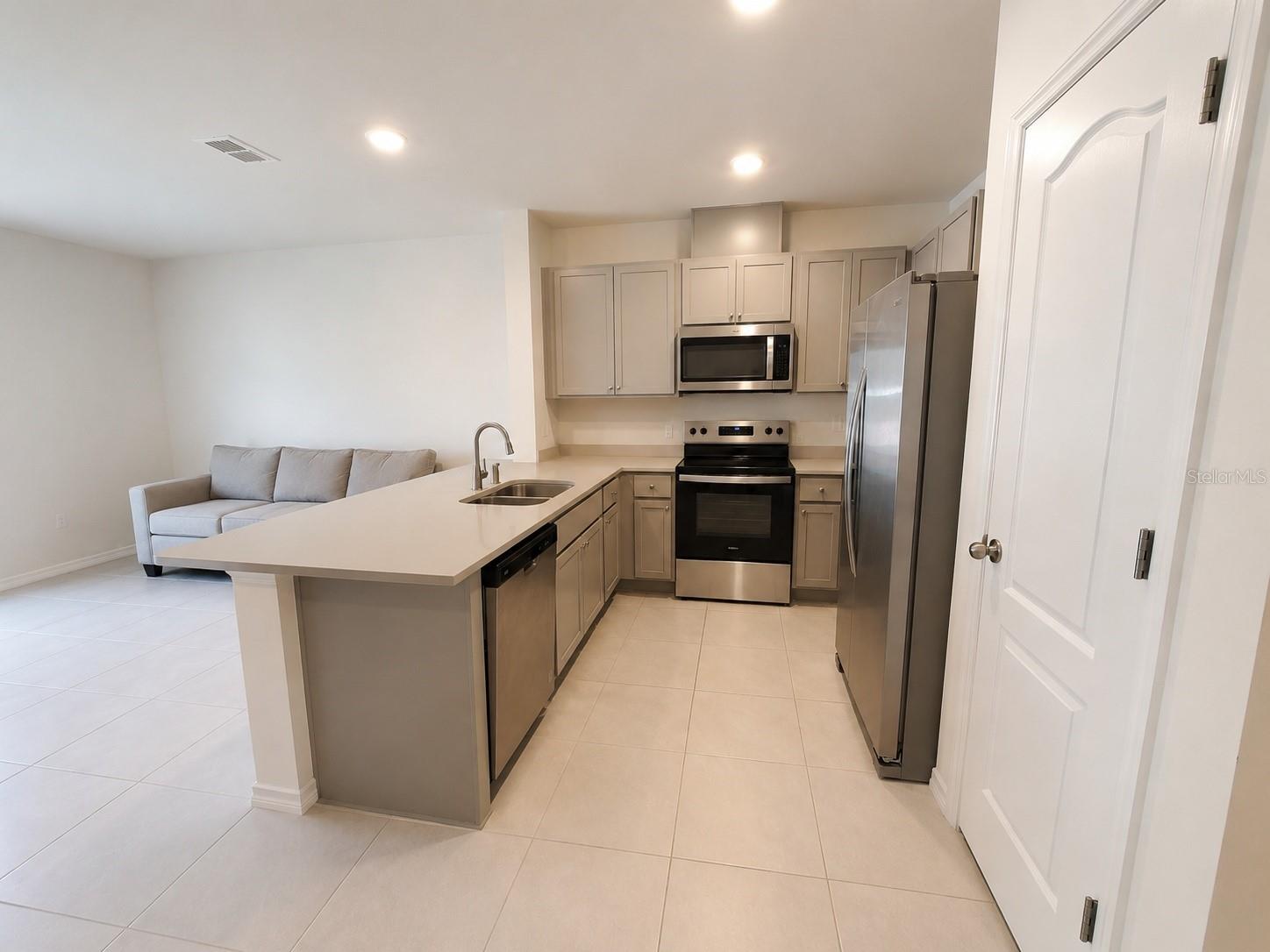 2393 PENGUIN BLVD, DAVENPORT, FL — photo 2