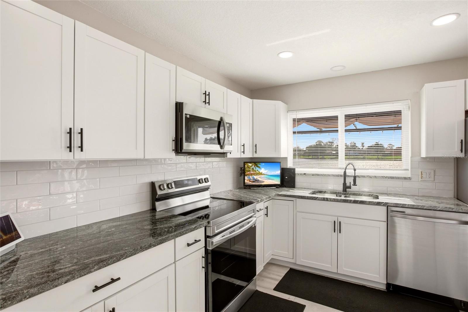 5600 LINGLE ST, NORTH PORT, FL — photo 8