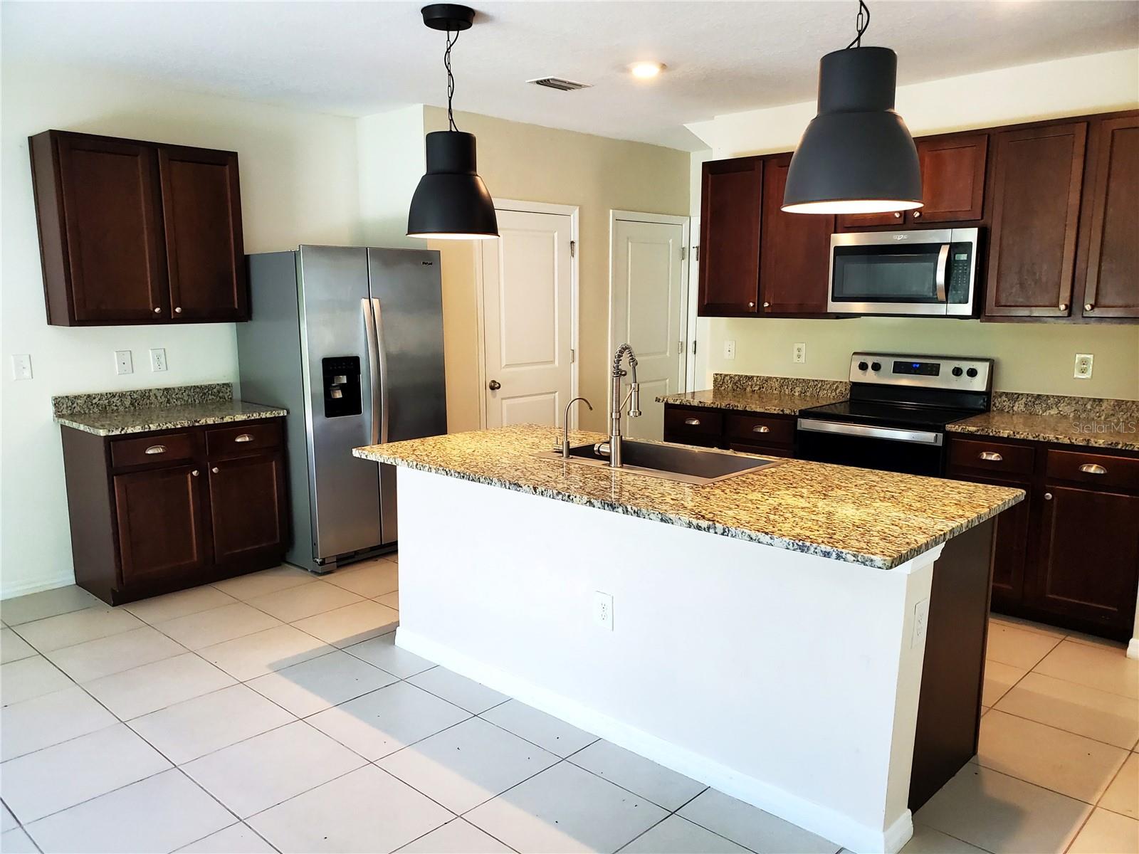 32871 BROOKS HAWK LN, WESLEY CHAPEL, FL — photo 17