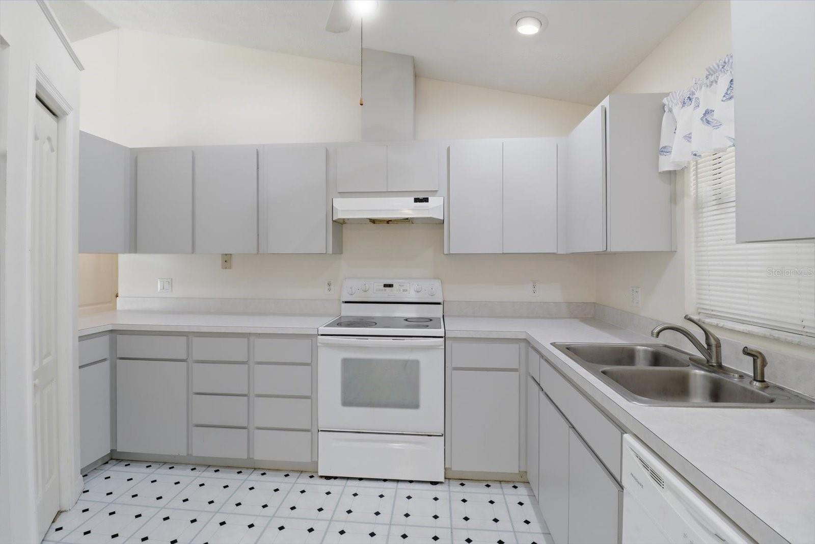 6355 E RUSH ST, INVERNESS, FL — photo 8