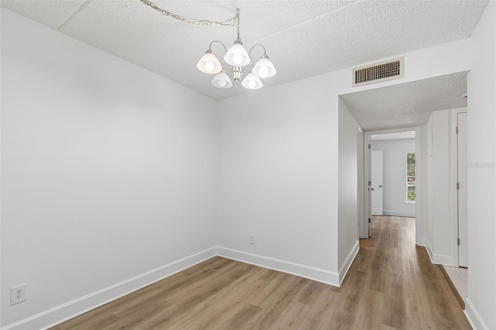 8460 13TH ST N #B, ST PETERSBURG, FL — photo 15