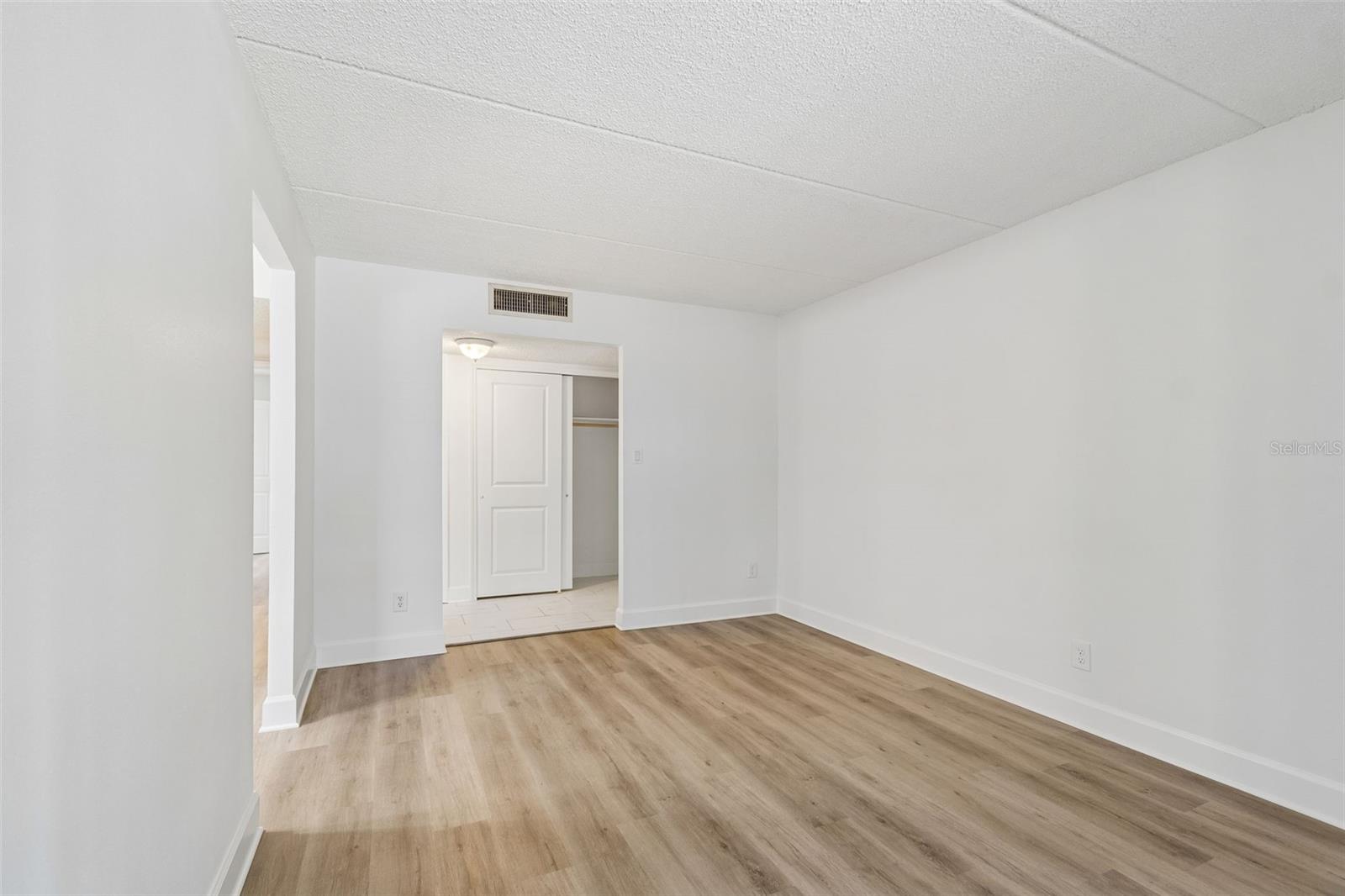 8460 13TH ST N #B, ST PETERSBURG, FL — photo 19