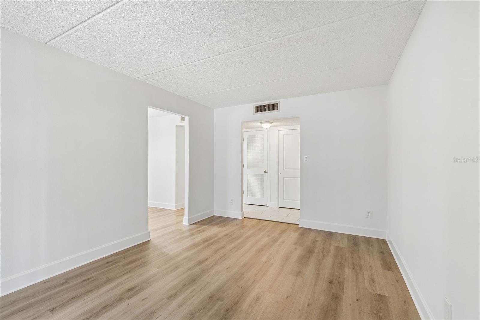 8460 13TH ST N #B, ST PETERSBURG, FL — photo 20