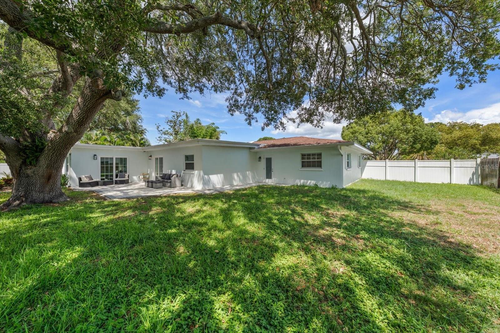 1736 GOLF VIEW DR, BELLEAIR, FL — photo 40