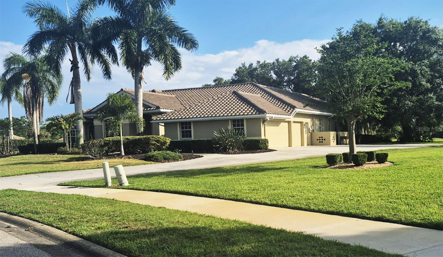 8333 EAGLE LAKE DR, SARASOTA, FL — photo 2