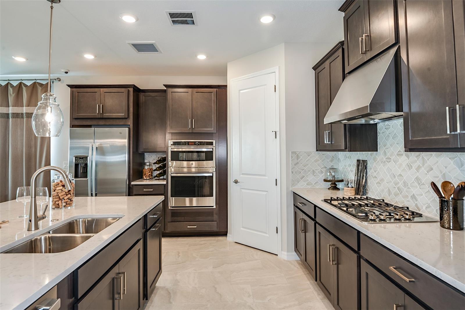 712 SKY SHADE DR, APOLLO BEACH, FL — photo 6